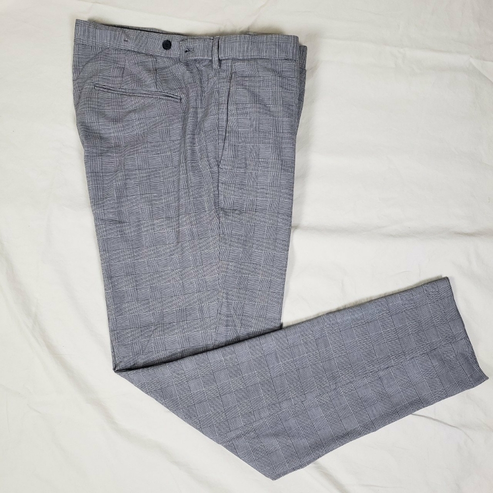 H&M brand black and white patterned trousers. US s